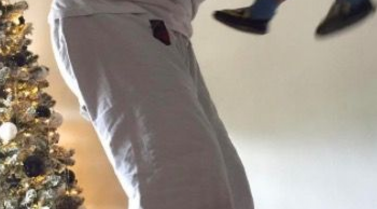 Το παιχνίδι του συντρόφου επώνυμης Κύπριας με τον γιο της!