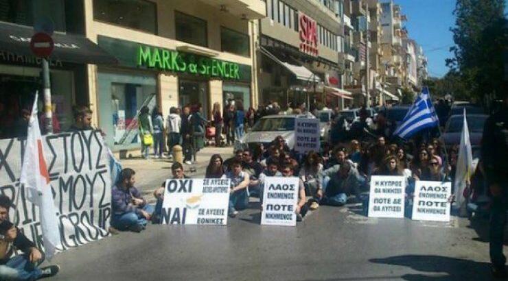 «Δεν έχουμε χρήματα ούτε για να φάμε» λένε Κύπριοι φοιτητές στην Aθήνα