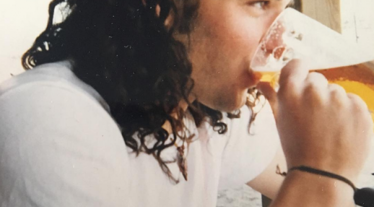 Τον αναγνωρίζετε; Γοητευτικός Έλληνας ηθοποιός σε ηλικία 18 ετών!