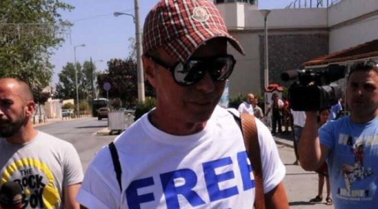 Το πάρτι του Λάκη Γαβαλά μετά την αποφυλάκισή του