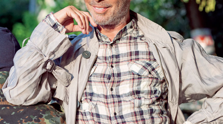 Ο άγνωστος γάμος του Λάκη Γαβαλά