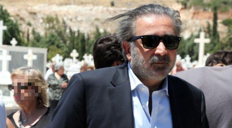 Δύσκολες ώρες για τον Λάκη Λαζόπουλο