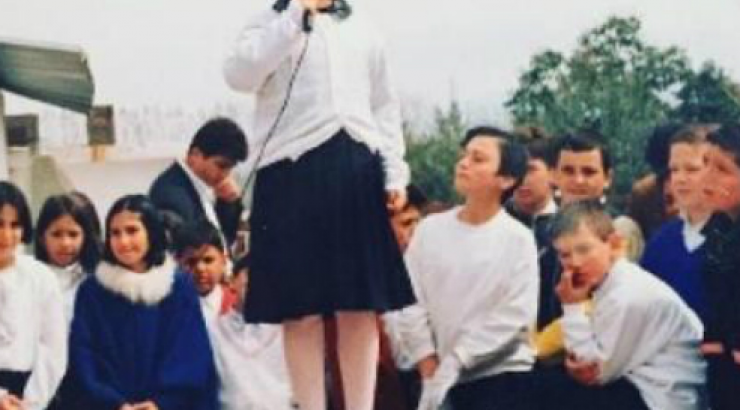 Δεν φαντάζεστε ποια παίκτρια της ομάδας των διασήμων στο Survivor είναι το κοριτσάκι στη φωτογραφία!