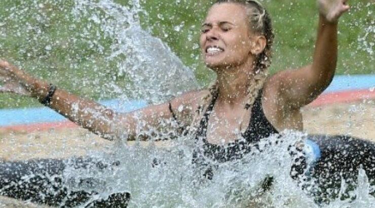 Δείτε για πρώτη φορά την αδερφή της Λάουρας Νάργες [εικόνα]