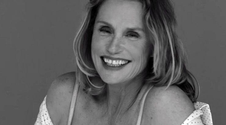 Η 73χρόνη Lauren Hutton συμμετέχει σε διαφημιστική καμπάνια του οίκου Calvin Klein