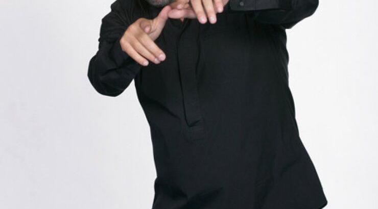 Δύσκολες ώρες για τον Λάκη Λαζόπουλο