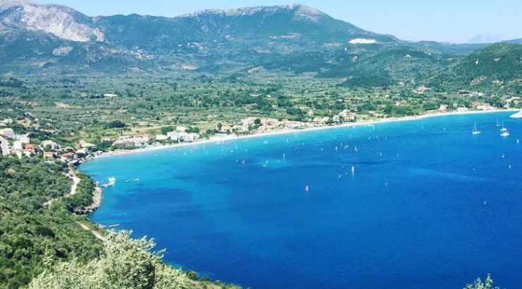 Ζευγάρι της κυπριακής showbiz κάνουν διακοπές σε ελληνικό νησί παρά τις φήμες που τους ήθελαν χωρισμένους!