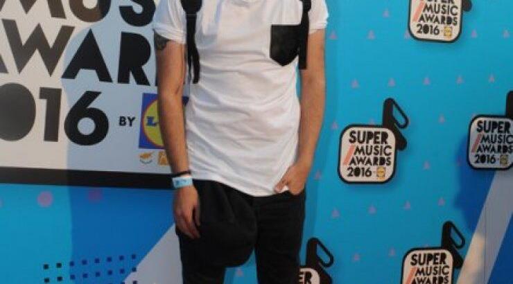 Ανδρέας Λέοντας: Ερμήνευσε για πρώτη φορά το καινούργιο του τραγούδι στη σκηνή των SMA by Lidl! [βίντεο]