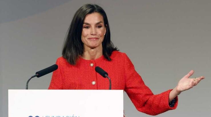 Η ιστορία πίσω από το κόκκινο σακάκι της βασίλισσας Letizia