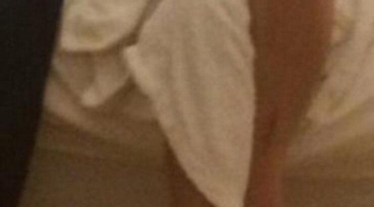 Ελληνίδα παρουσιάστρια προκάλεσε αναστάτωση ποστάροντας φωτογραφία της με το μπουρνούζι!