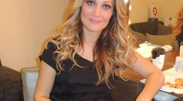 Το απόλυτο σοκ: Η Νατάσα Θεοδωρίδου χωρίς ρετούς στην Ρόδο!