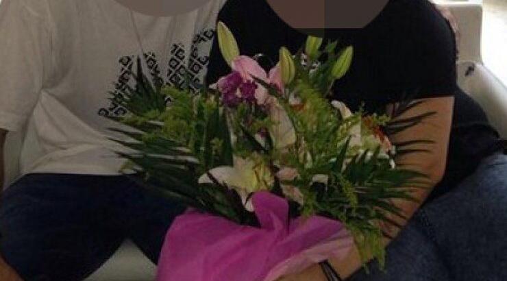 Κύπριος ηθοποιός: Έτρεξε με μια ανθοδέσμη στο νοσοκομείο για να δει θαυμάστρια του σε κρίσιμη κατάσταση