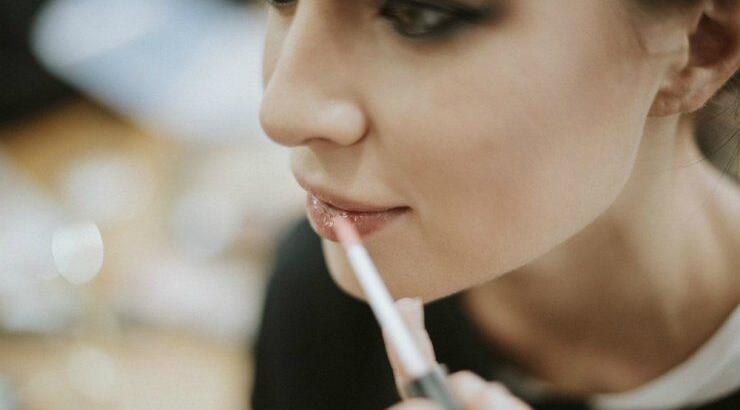 Βρήκαμε τα ωραιότερα λιπ γκλος για την εποχή