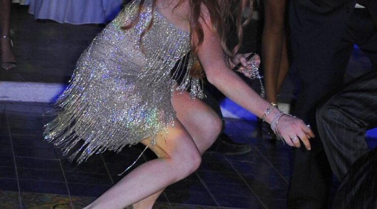H Lindsay Lohan σωριάστηκε στο πάτωμα [εικόνες]