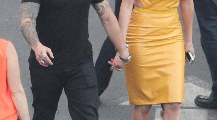 Ζευγάρι του Hollywood κρατάει χεράκια παντού! [εικόνες]