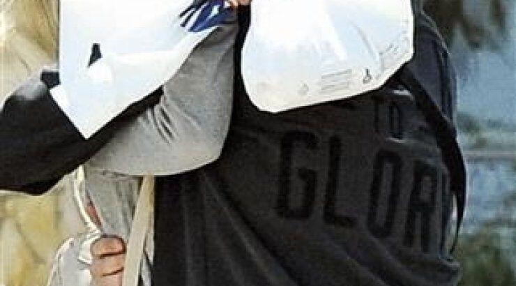 Λούκας Γιώρκας - Έλενα Ράπτη: Συνεχίζουν τον μεγάλο τους έρωτα με φιλιά στα χείλη [εικόνες]