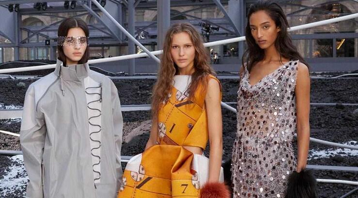 Η Κύπρια που βρέθηκε στις πρώτες σειρές του show του Louis Vuitton στο Παρίσι