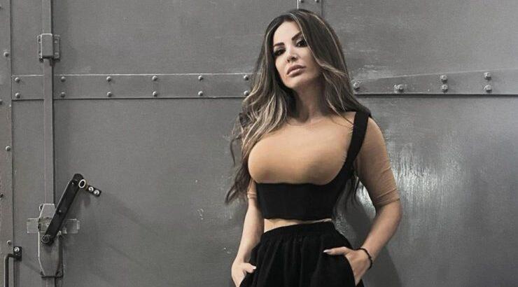 Λουκία Κυριάκου: Ποζάρει με το ίδιο bodysuit 4 χρόνια μετά και επισημαίνει τις αλλαγές στη σιλουέτα της