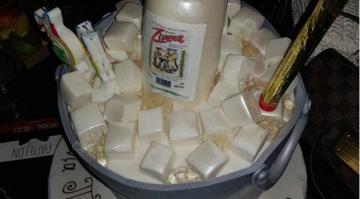 Επώνυμη Κύπρια έγινε 34 ετών και το γιόρτασε με την πιο εντυπωσιακή τούρτα!