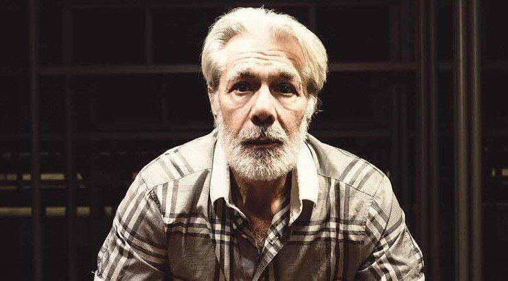 Σταύρος Λούρας: Συγκινημένος στον τηλεοπτικό αέρα με τις οικογενειακές φωτογραφίες του [βίντεο]