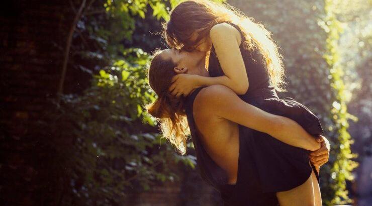 Αγκαλιά: Όλα αυτά που αποκαλύπτει για το χαρακτήρα σας 