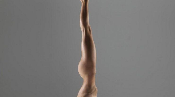 Naked Yoga: Αυτό είναι το νέο trend 