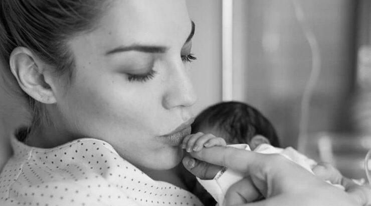 Μαντώ Γαστεράτου: Μας δείχνει το σώμα της μία εβδομάδα μετά τη γέννηση του γιου της!