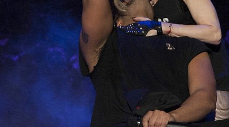 Η αηδία του Drake στο παθιασμένο φιλί της Madonna! [βίντεο]