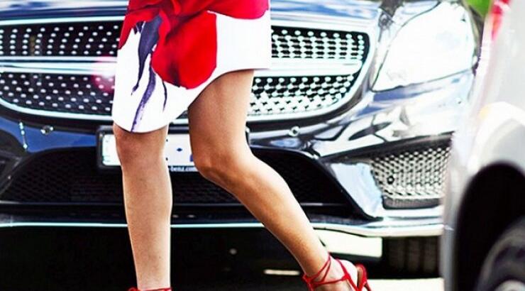 Τα tips για να περπατάτε πανεύκολα με τακούνια