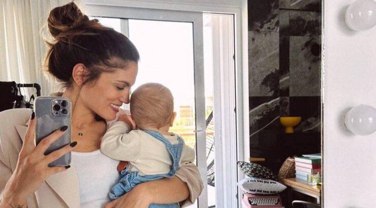 Μαίρη Συνατσάκη: Η πρωινή φωτογραφία με την κόρη της, Ολίβια 