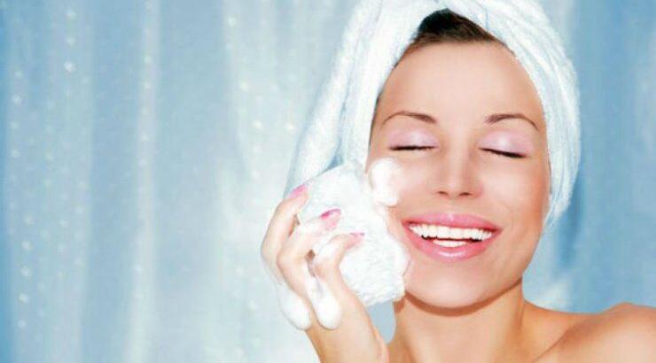 Αυτοί είναι οι τρόποι για να αφαιρείτε εύκολα και γρήγορα το μακιγιάζ σας