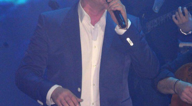 H εντυπωσιακή πρεμιέρα του Νίκου Μακρόπουλου και η λαμπερή απουσία