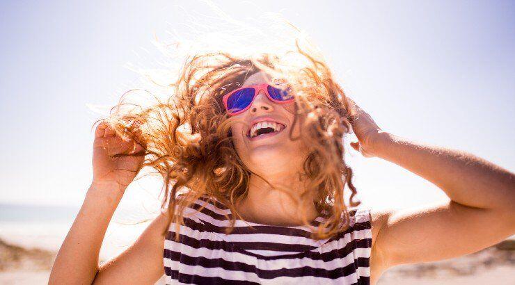 Χρήσιμα tips για να προστατεύσεις τα μαλλιά σου το καλοκαίρι! [βίντεο]