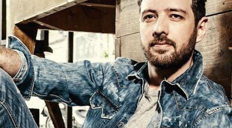 Mάνος Παπαγιάννης: Τι απάντά στα αρνητικά δημοσιεύματα για τη σύζυγό του