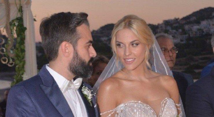 Μαντώ Γαστεράτου: Η υπέροχη εικόνα που δεν είδαμε από τον γάμο της!