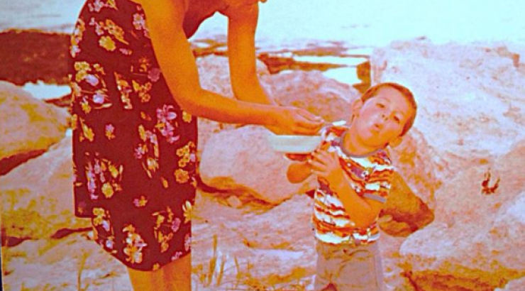 Ποιος επώνυμος Κύπριος είναι το αγοράκι στη φωτογραφία;