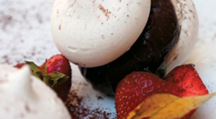 Μαρέγκες με μους σοκολάτας