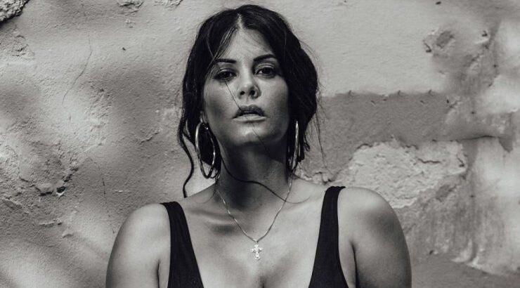 Μαρία Κορινθίου: Φωτογραφήθηκε με την Παναγία και δέχθηκε τα "πυρά" των followers της [εικόνα]