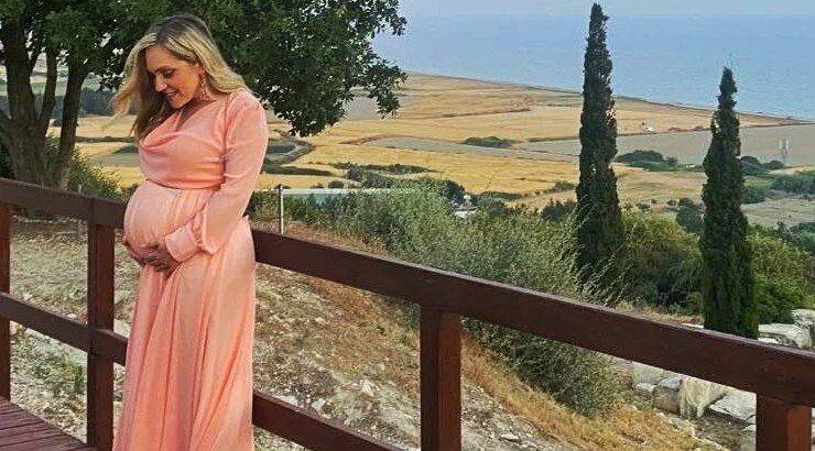 Μαρία Θεοδότου: Στην παραλία λίγες εβδομάδες πριν γίνει μαμά για πρώτη φορά! [εικόνα]