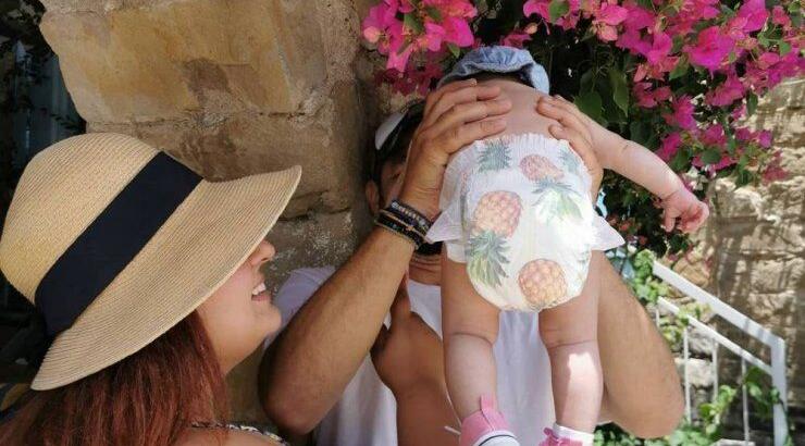 Μαριλένη Σταύρου – Πέτρος Σολωμού: Το πρώτο ταξίδι με την επτά μηνών κόρη τους! [εικόνα]