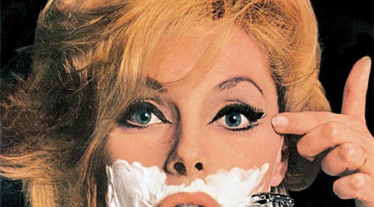 Νέα μόδα: Oι γυναίκες ξυρίζουν σαν... τρελές το πρόσωπό τους