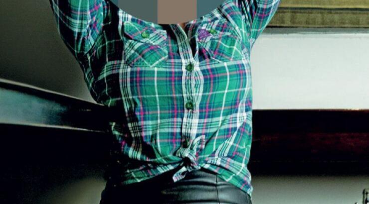 Γνωστή Ελληνίδα ηθοποιός δείχνει το μονόπετρό της και αποκαλύπτει τον γάμο της!