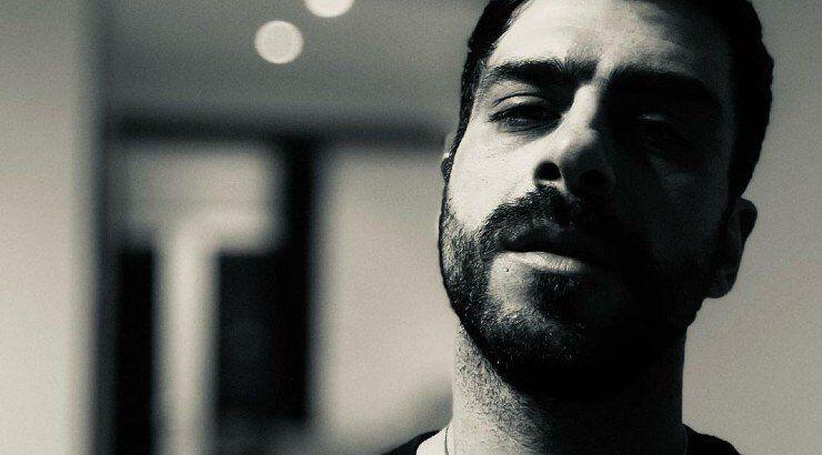 Μαρίνος Κόνσολος: Το προφίλ στο tinder και η δημόσια τοποθέτηση! [εικόνα]