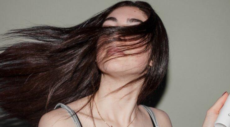 DIY μάσκα για να μακρύνουν τα μαλλιά σας