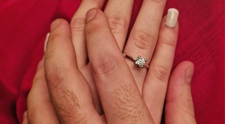 Επώνυμος Κύπριος έκανε πρόταση γάμου στην αγαπημένη του! 