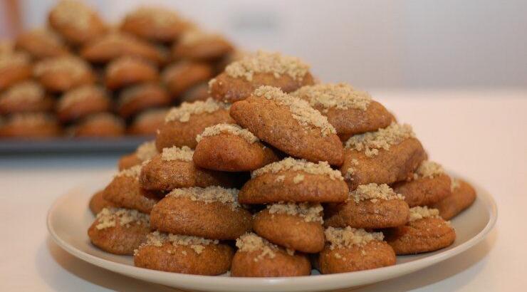 Πόσες θερμίδες έχουν τα γλυκά των Χριστουγέννων;