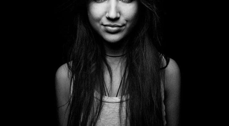 Έρχεται η Bella Sarris!