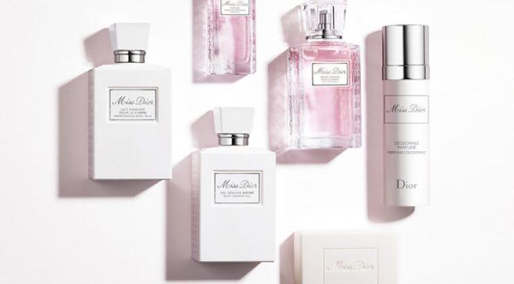 Miss Dior Silky Body Mist: Πρόσκληση για απέραντη οσφρητική απόλαυση