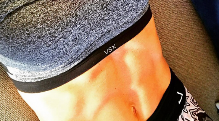 Ποια παρουσιάστρια έχει καταφέρει να φτιάξει αυτούς τους κοιλιακούς;