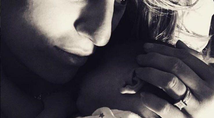 Η πρωινή βόλτα της Ελεονώρας Μελέτη με την τριών μηνών κορούλα της! [εικόνες]